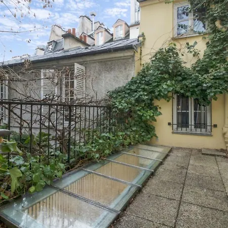 Superb Duplex Located On Rue Mouffetard Appartamento