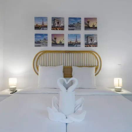 Superb Duplex Located On Rue Mouffetard * Parigi