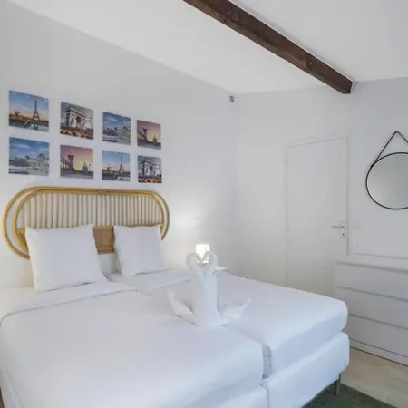 Superb Duplex Located On Rue Mouffetard Apartment Paris